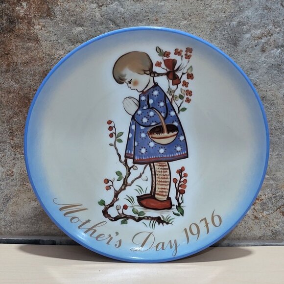 Schmid Hummel Mothers Day 1976 Devotion for Mother Decorative Wall Hanging Plate - Picture 1 of 11